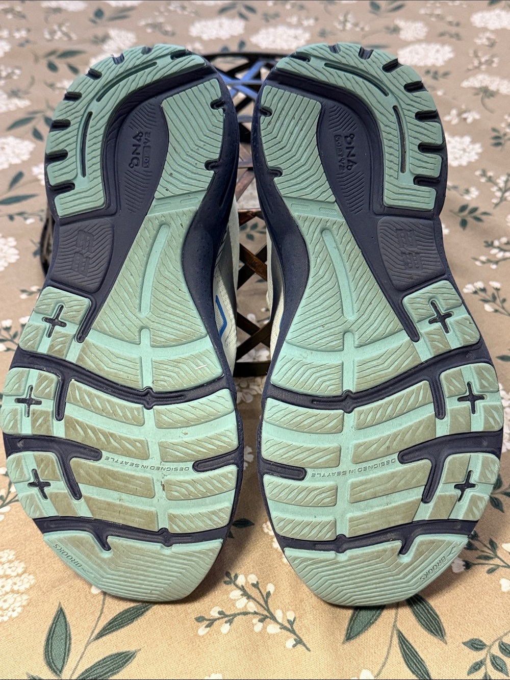 Brooks women’s Adrenaline GTS 23 Running Shoes - Light Blue/Navy Accents - Picture 4 of 9